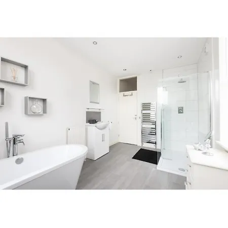 Apartamento Modern Bright & Spacious. Ideal For City Up To 8