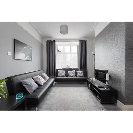 Modern Bright & Spacious. Ideal For City Up To 8 شقة يورك
